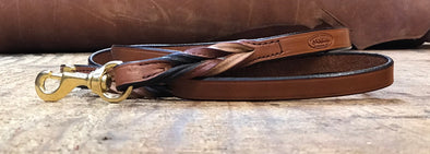 3/4" x 6' classic bridle leather dog lead. Available in classic brown, havana, and black.  Solid brass or solid nickel brass hardware.