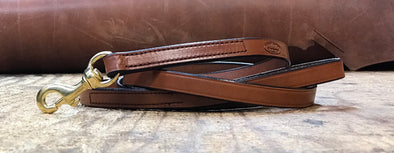 3/4" x 6' classic english leather dog lead. Available in classic brown, havana and black.  Solid brass or solid nickel brass hardware.
